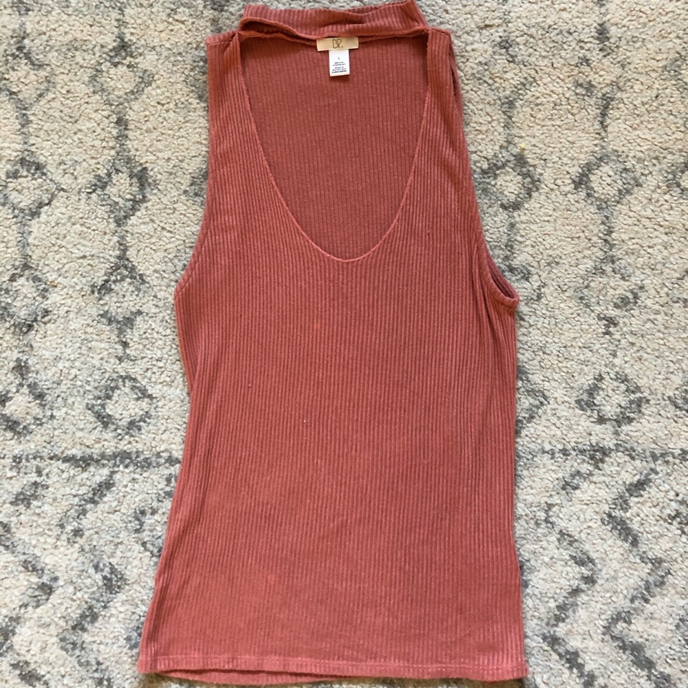 Pink knit stretchy tank with collar detail